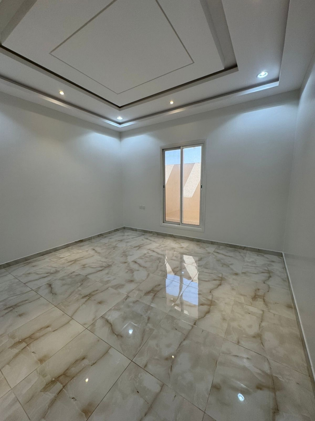 hy-alaalya91782997232.jpg