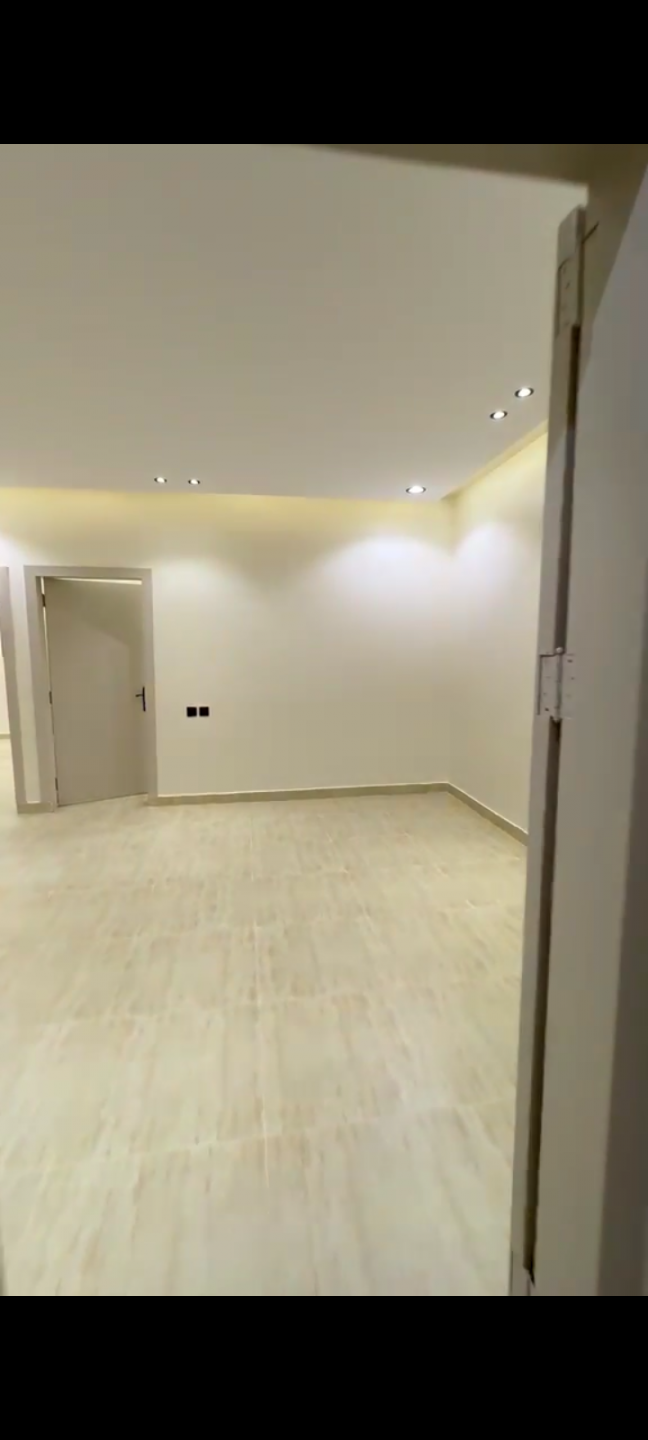 Seville neighborhood, two rooms and a hall