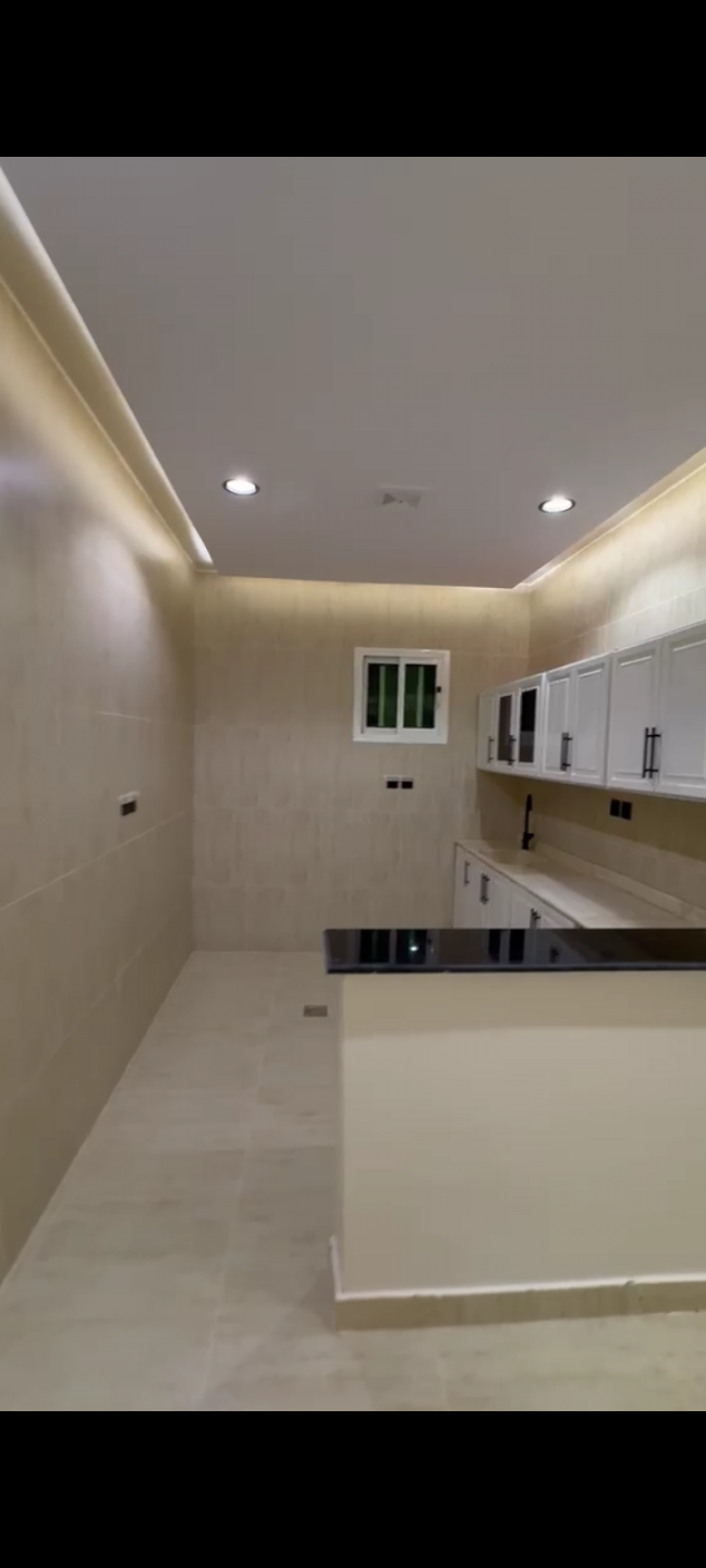 Seville neighborhood, two rooms and a hall