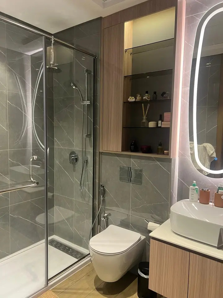 its-a-1-bedroom-in-jvc-building-has-a-gym-and-sauna01782300163.jpg