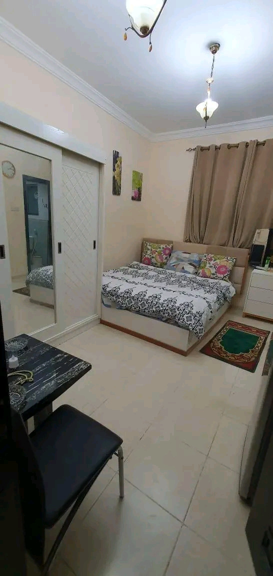 Close to the sea, second tenant, very clean and spacious studio apartment