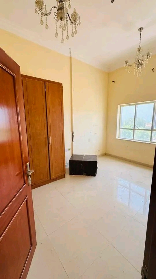 For rent: 3 rooms and a hall in Ras area