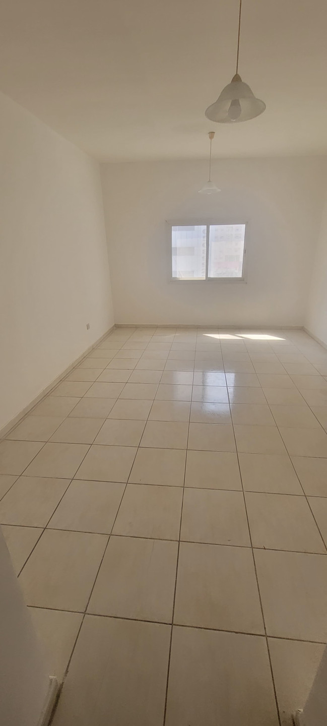 llaygar-alsnoy-astdyo-alrashdyh-khlf-grand-mol-bsaar-20-alf-aaly-4-ao-6-shykat01791232653.jpg