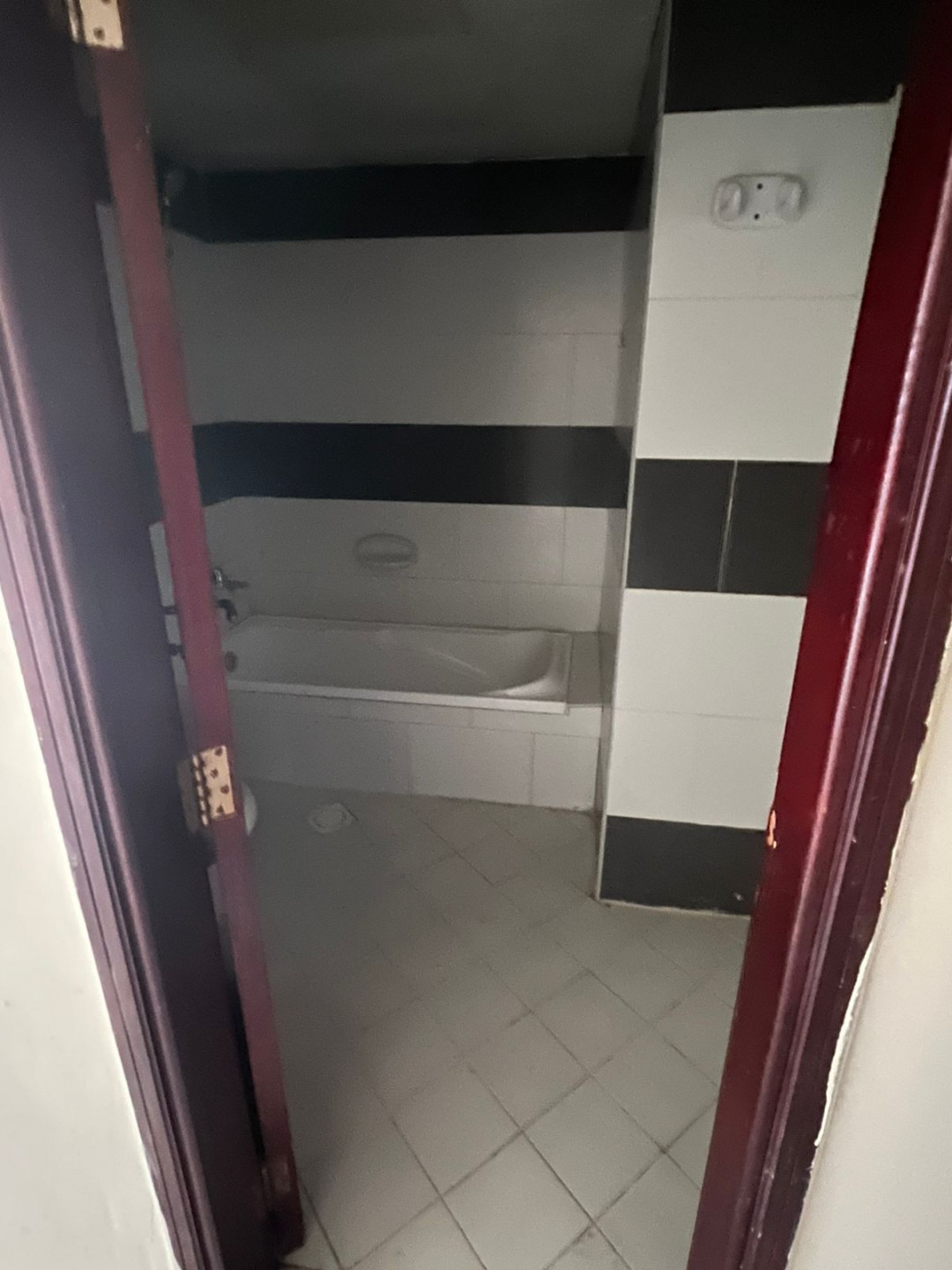 Studio apartment for annual rent in a very clean building