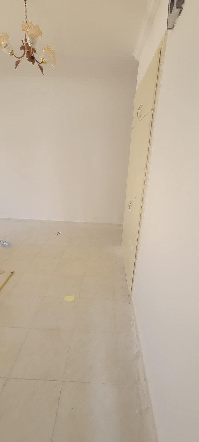 llaygar-alsnoy-ghrfh-osalh-alrashdyh-khlf-grand-mol01791232831.jpg