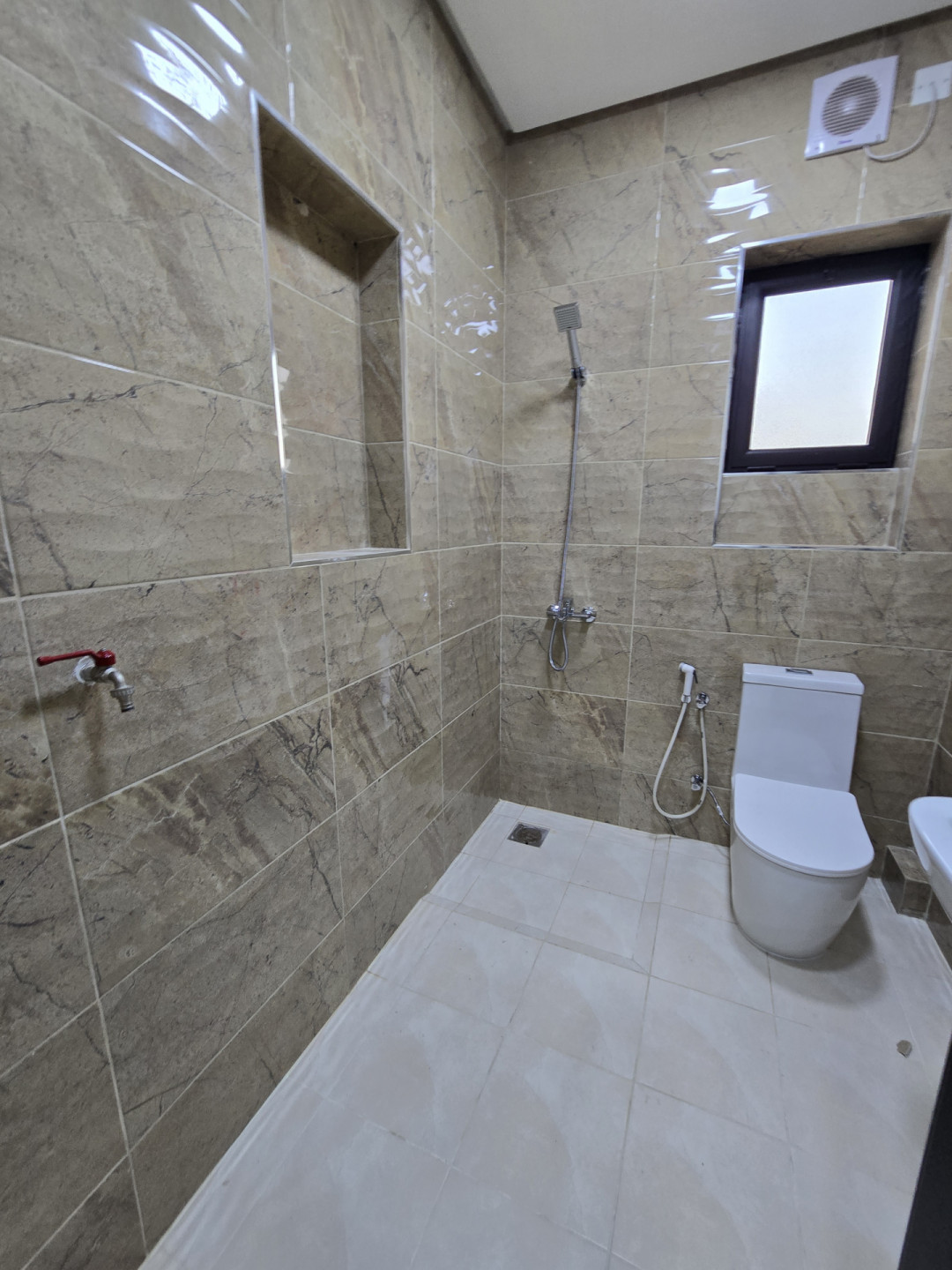 For rent: Brand new furnished studio apartment, electricity included, in Al Badi'