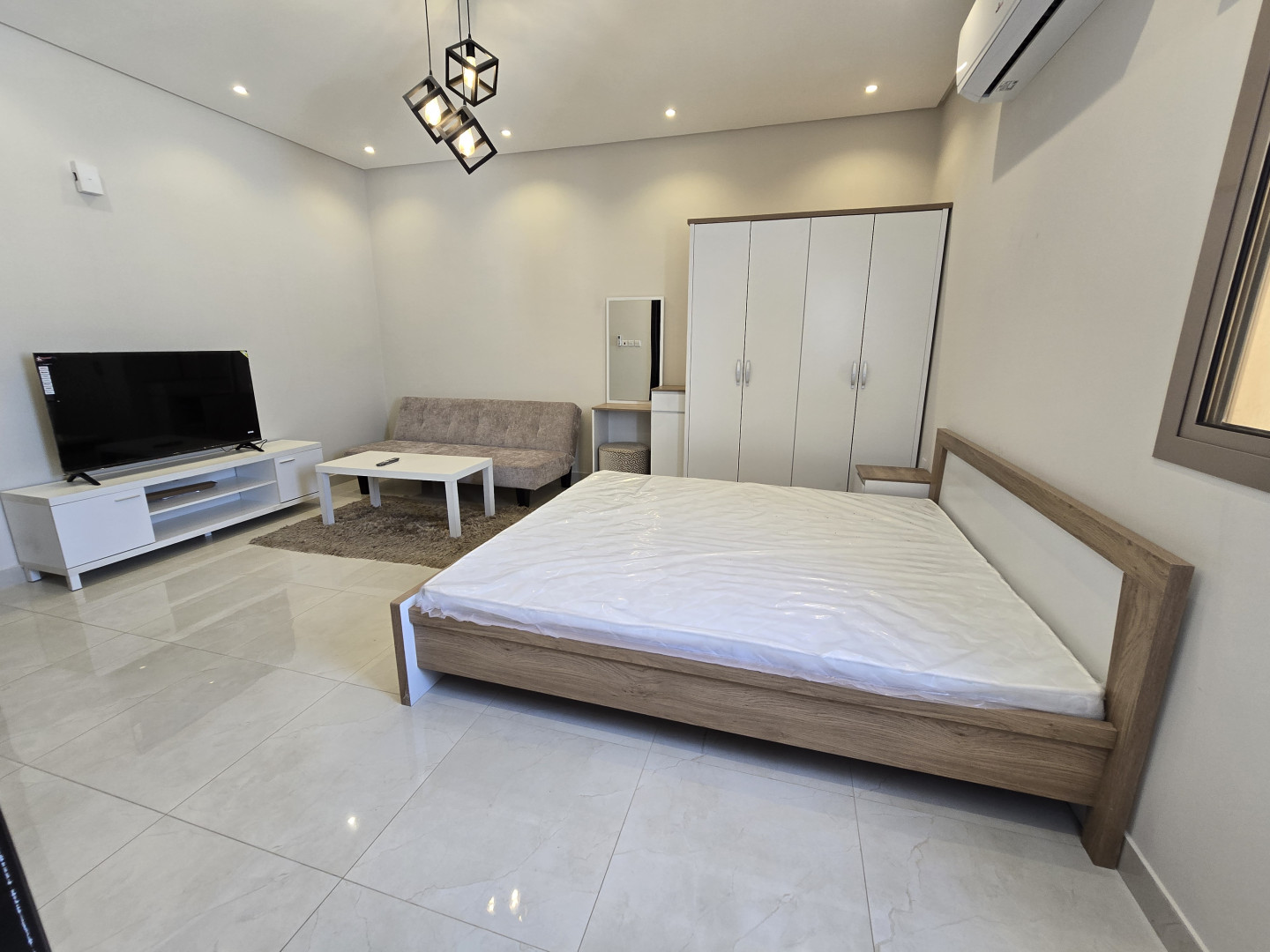 Furnished studio apartment for rent in Saar, electricity included