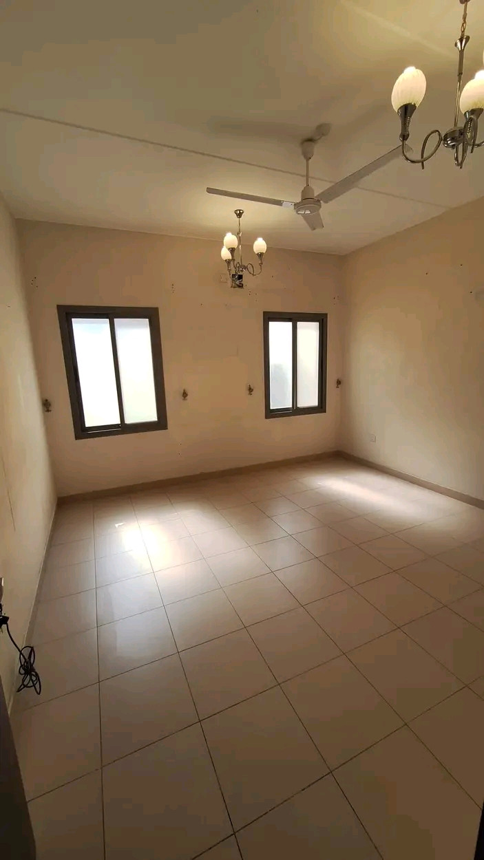 Spacious house for rent in Askar area consisting of