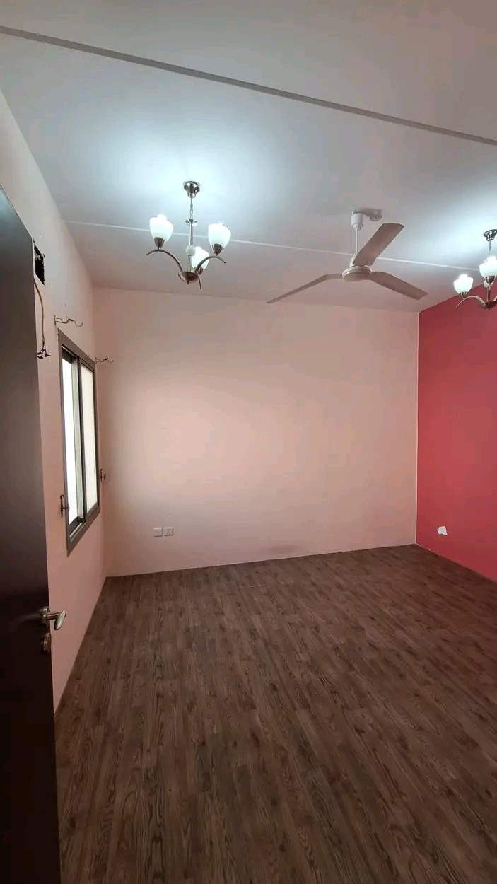 Spacious house for rent in Askar area consisting of