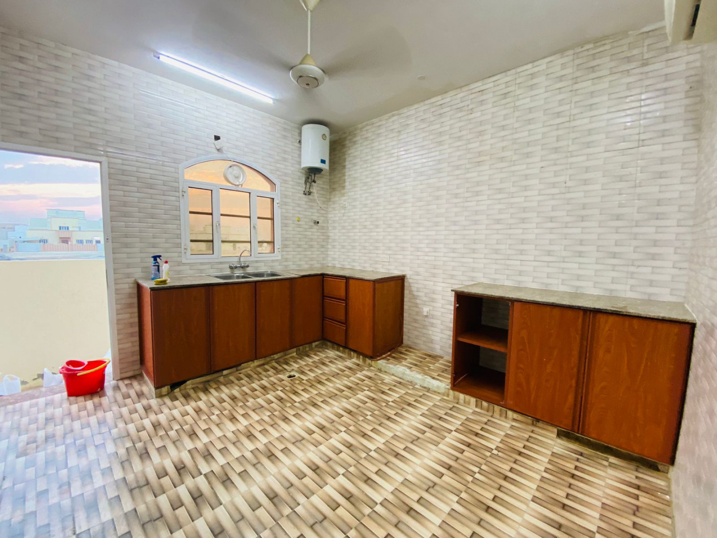 🏡 Villa for rent in Al Maabilah 8th, 4 rooms, majlis, hall, 5 bathrooms, for 300 riyals