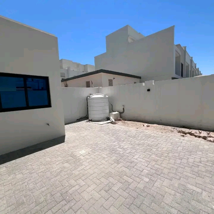 Villa for rent in an excellent location close to services