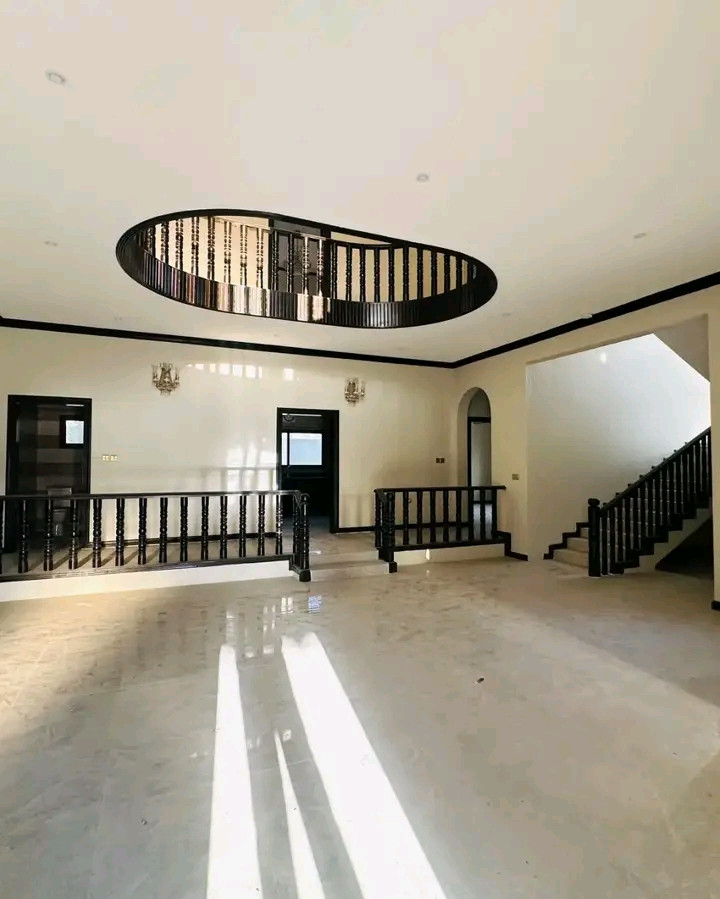 Large villa for rent in Saar