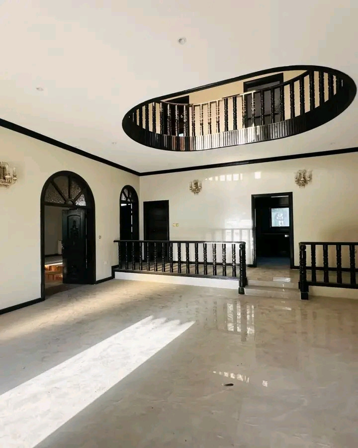 Large villa for rent in Saar