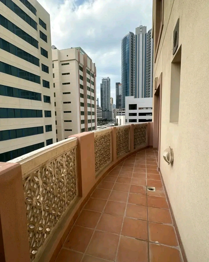 Large duplex apartment for rent in Al-Hawrah