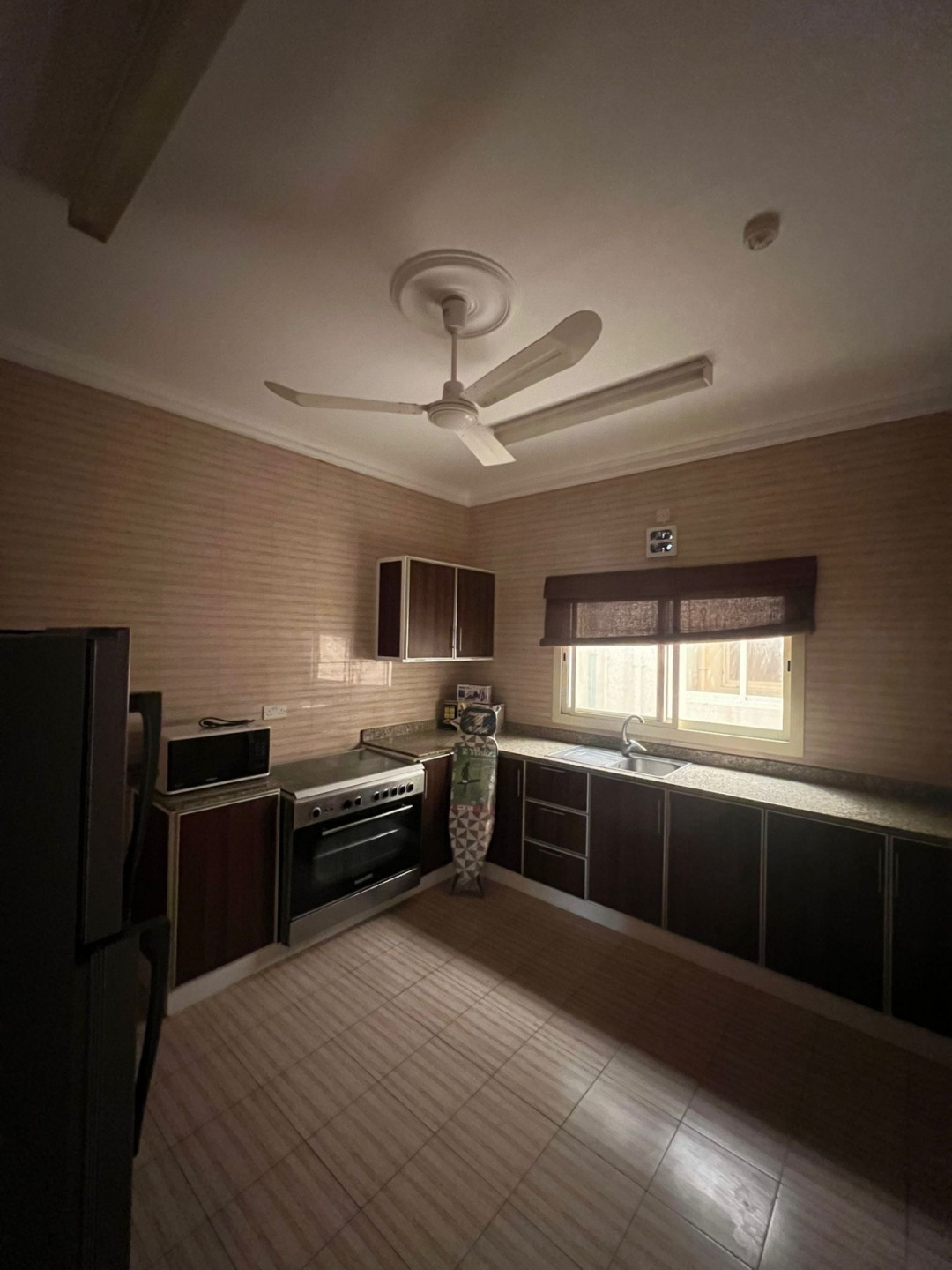 Furnished apartment for rent in Tubli, 3 bedrooms and 2 bathrooms. Electricity included for 370 (limit 50), or without electricity for 320.