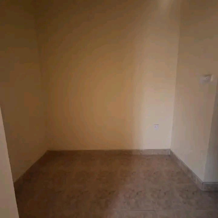 Spacious apartment for rent in Bury