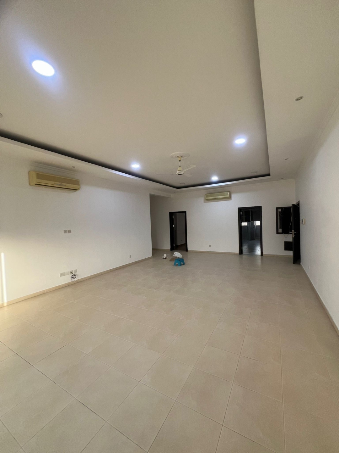 llaygar-shk-raky-ooasaa-fy-tobly-3-ghrf-mastr-4-hmamat-alshk-oasaah01778602888.jpg