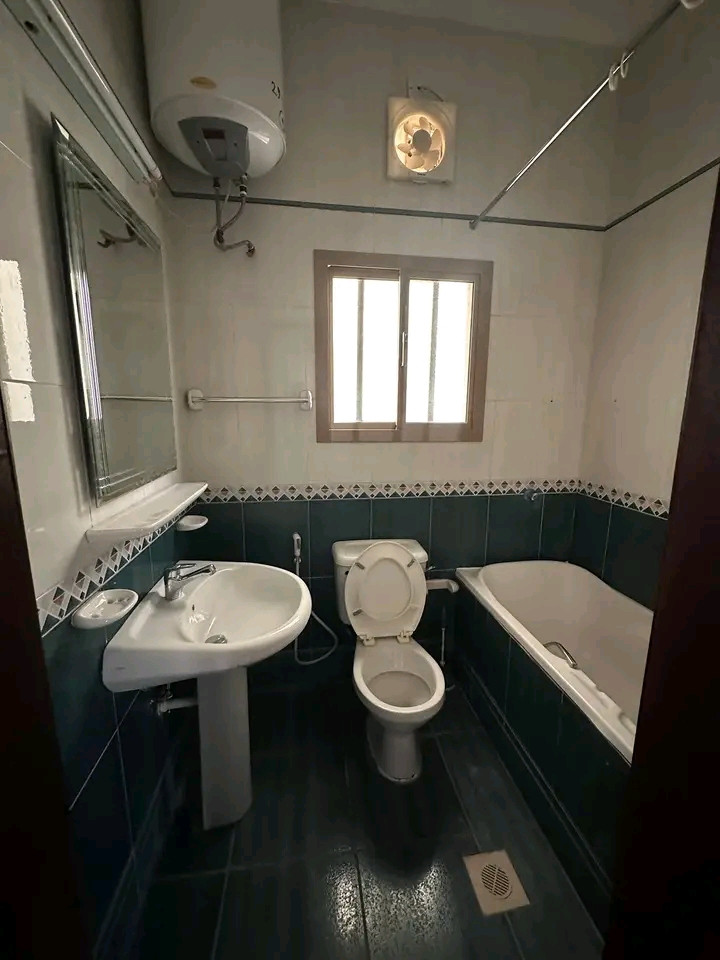 Spacious apartment for rent in Abu Kuwara, near Lulu Hypermarket
