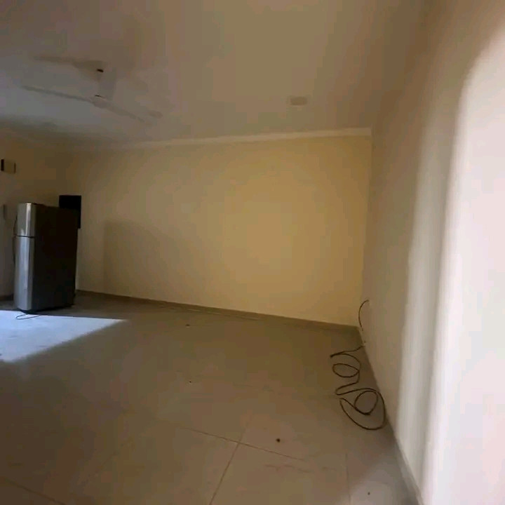 Clean apartments for rent in West Riffa