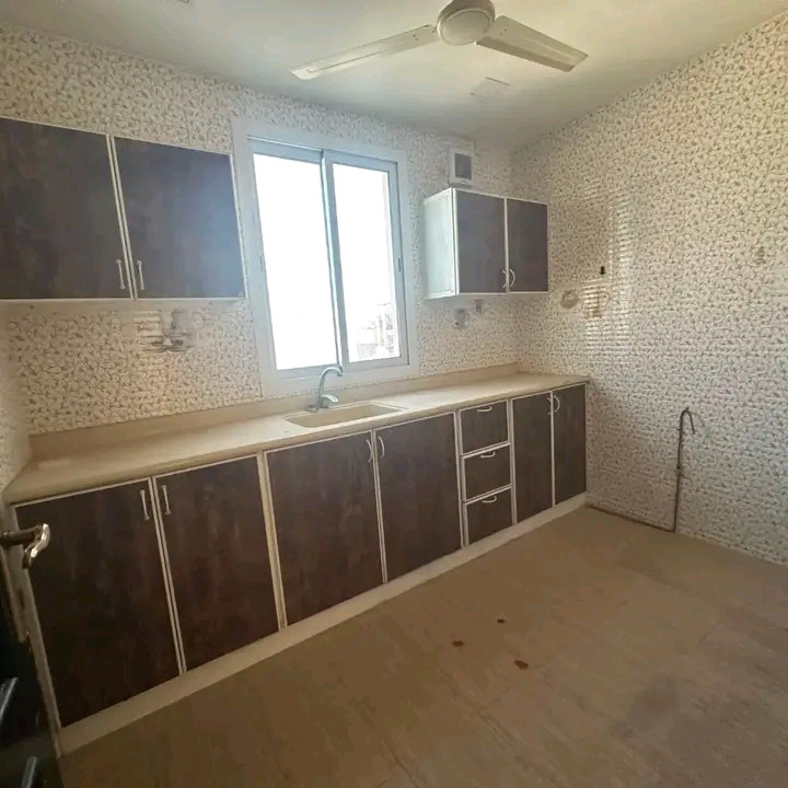 Clean apartments for rent in West Riffa