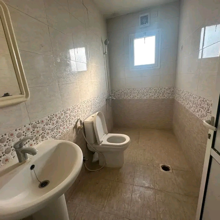 Clean apartments for rent in West Riffa