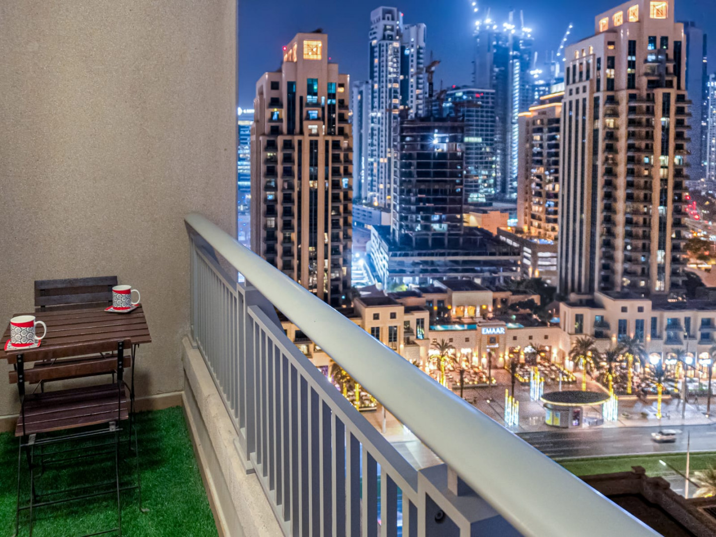 luxury-1bhk-apartment-with-burj-khalifa-and-city-view01774924004.jpg