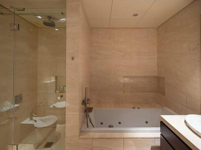 luxury-living-burj-khalifa81781765643.jpg