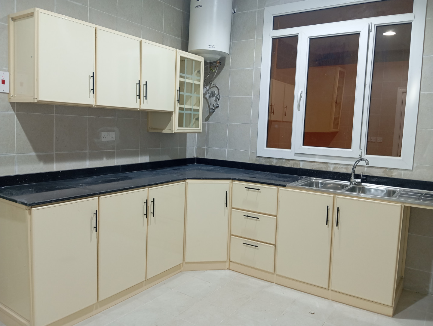 maaythr01788935329.jpg