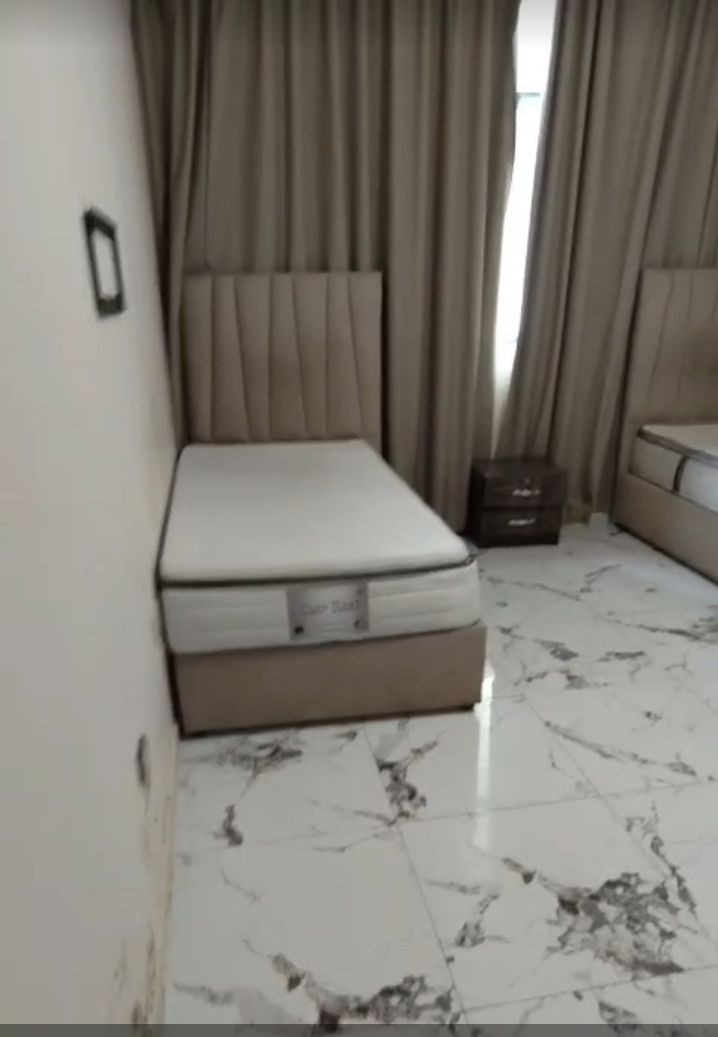 mastr-shbab-fy-alngd01788606124.jpg