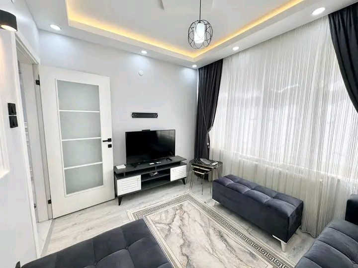 Air-conditioned VIP first floor apartment in Fatih
