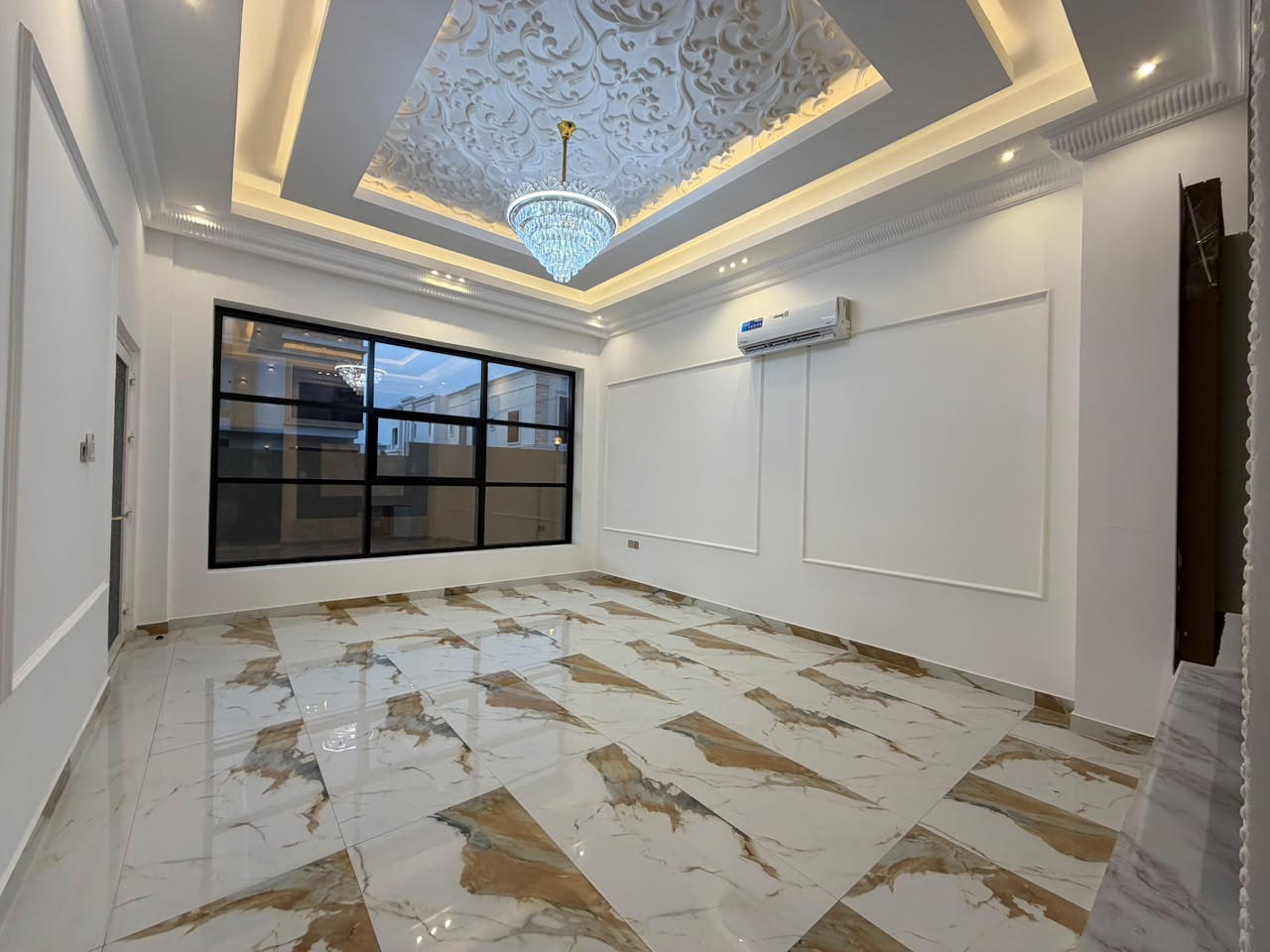 Prime location in Al-Yasmin, near the park