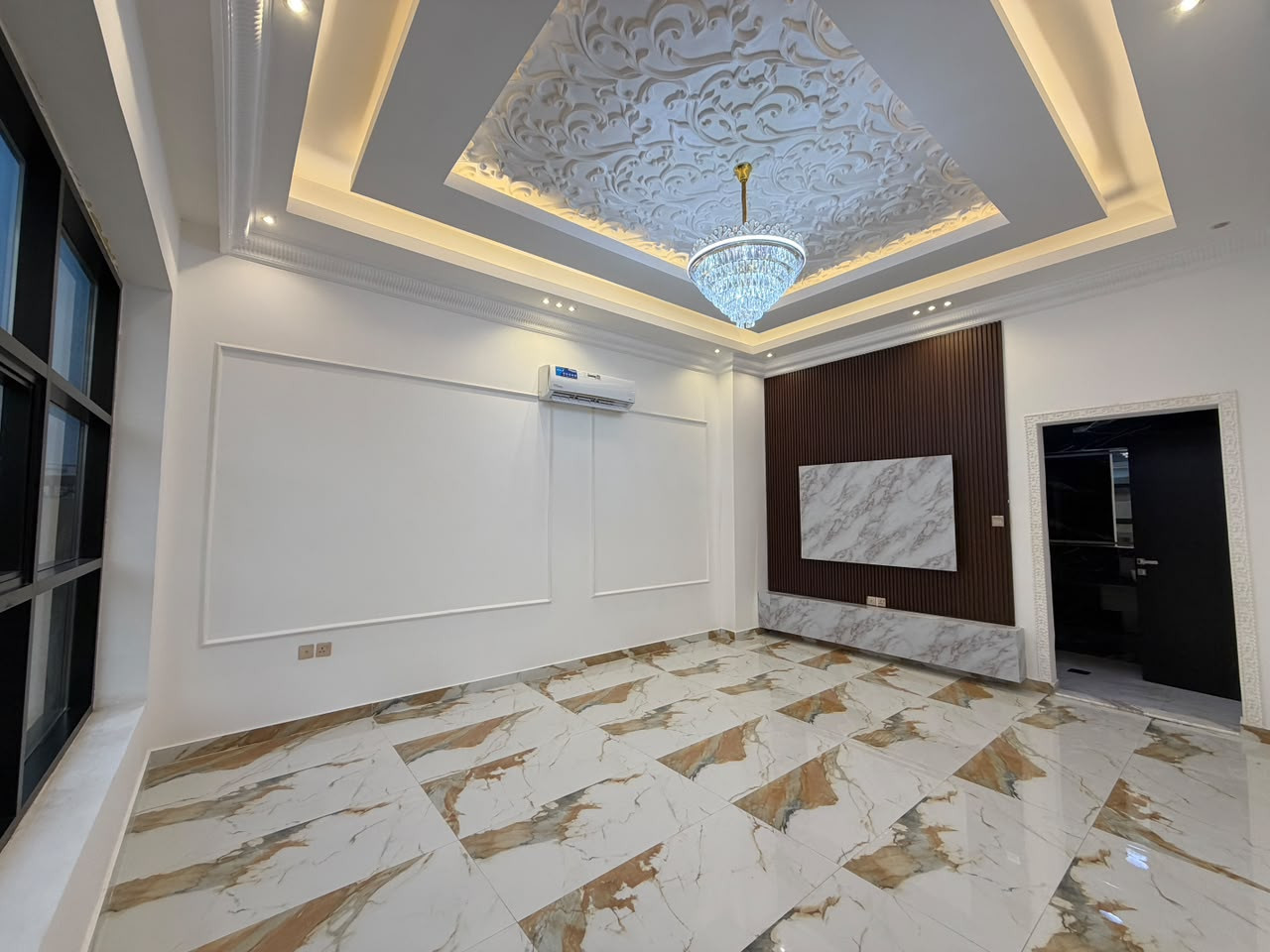 Prime location in Al-Yasmin, near the park