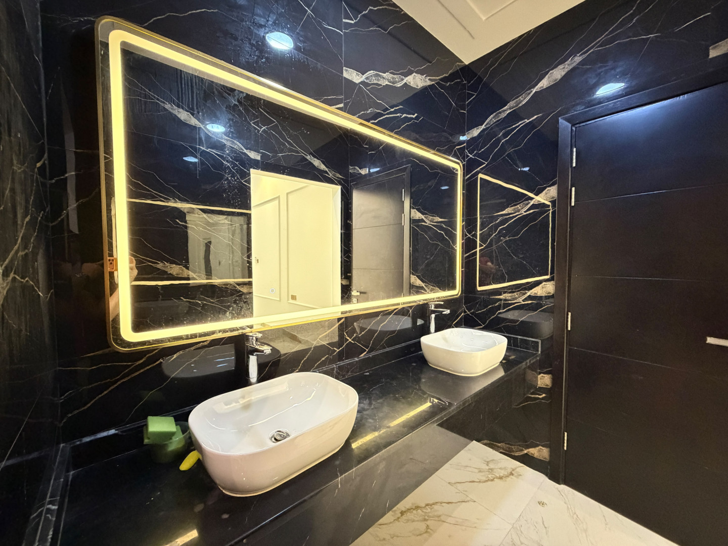 Prime location in Al-Yasmin, near the park