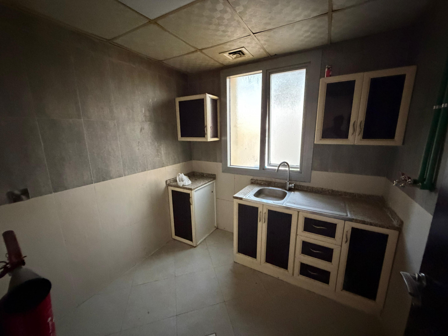 Prime location for rent in Rawda 1