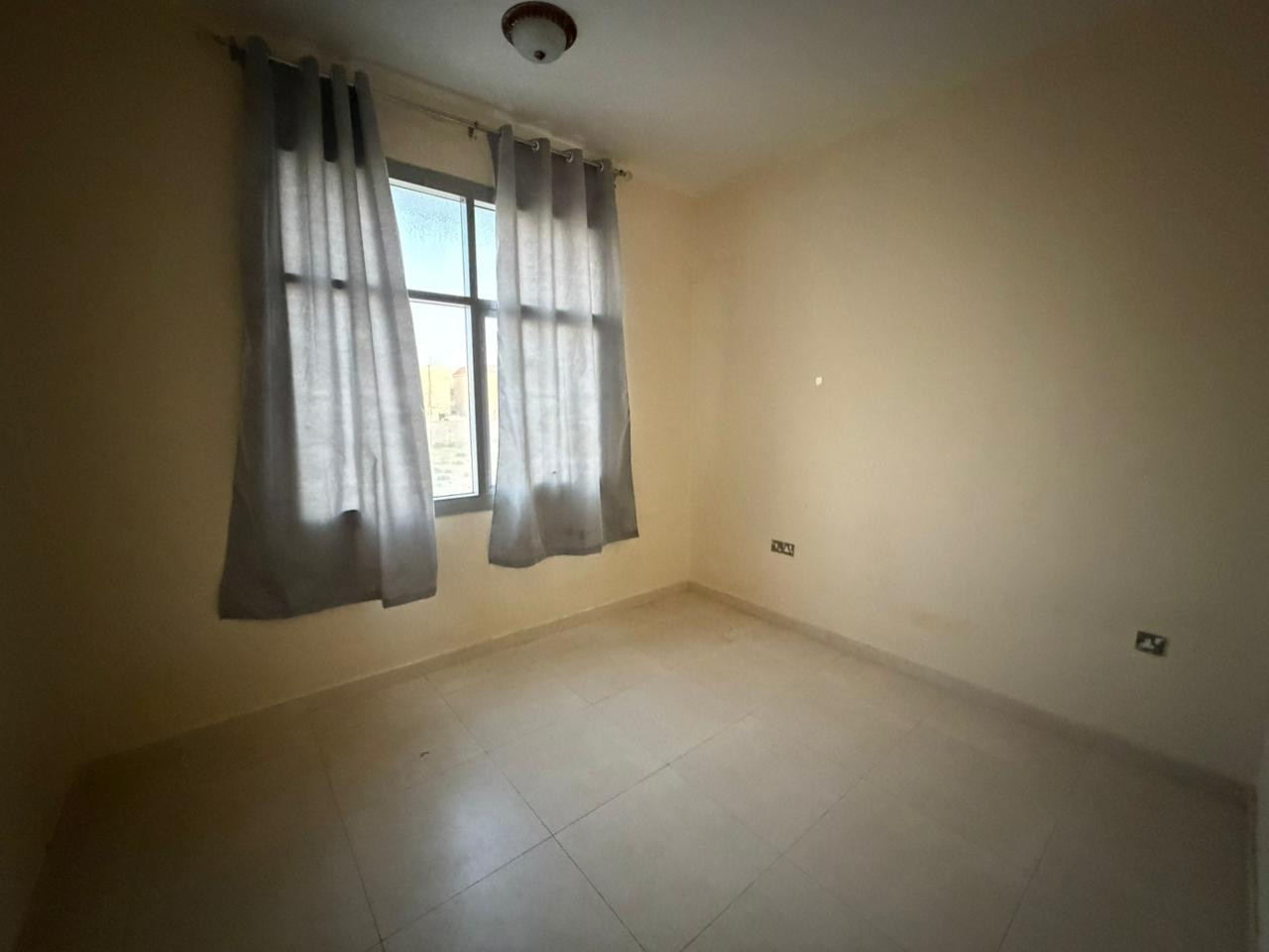 Prime location for rent in Rawda 1