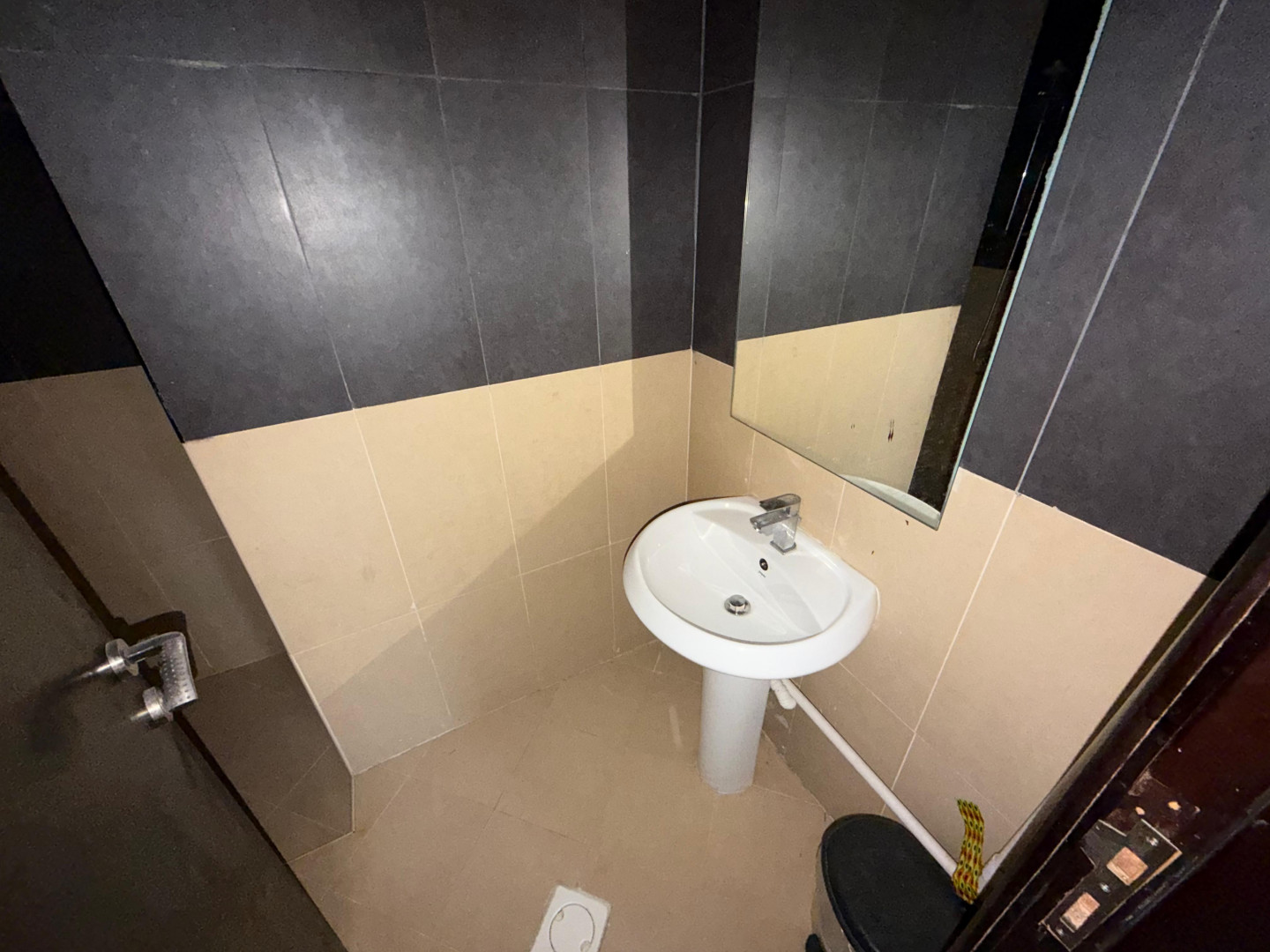 Prime location for rent in Rawda 1