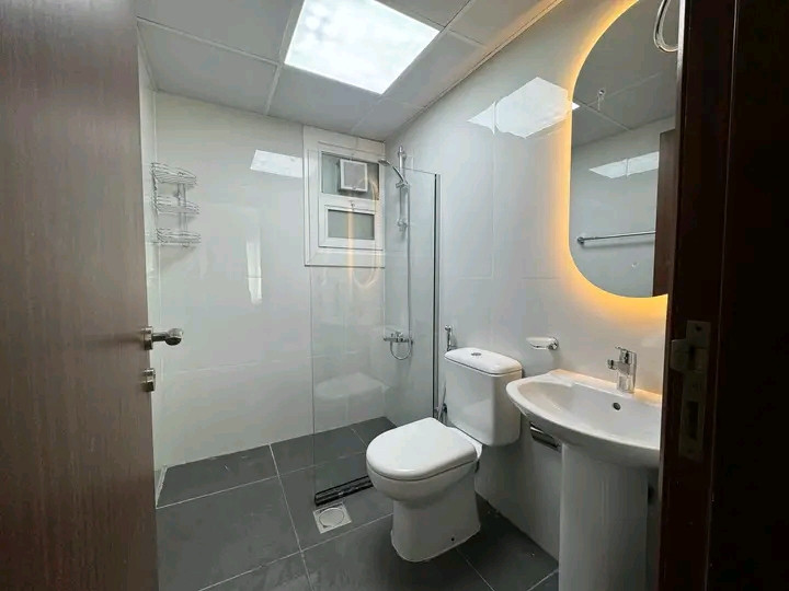 📍 Prime location with easy access to Dubai and Sharjah
