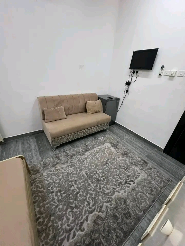 Furnished room and bathroom available in Al Khuwair