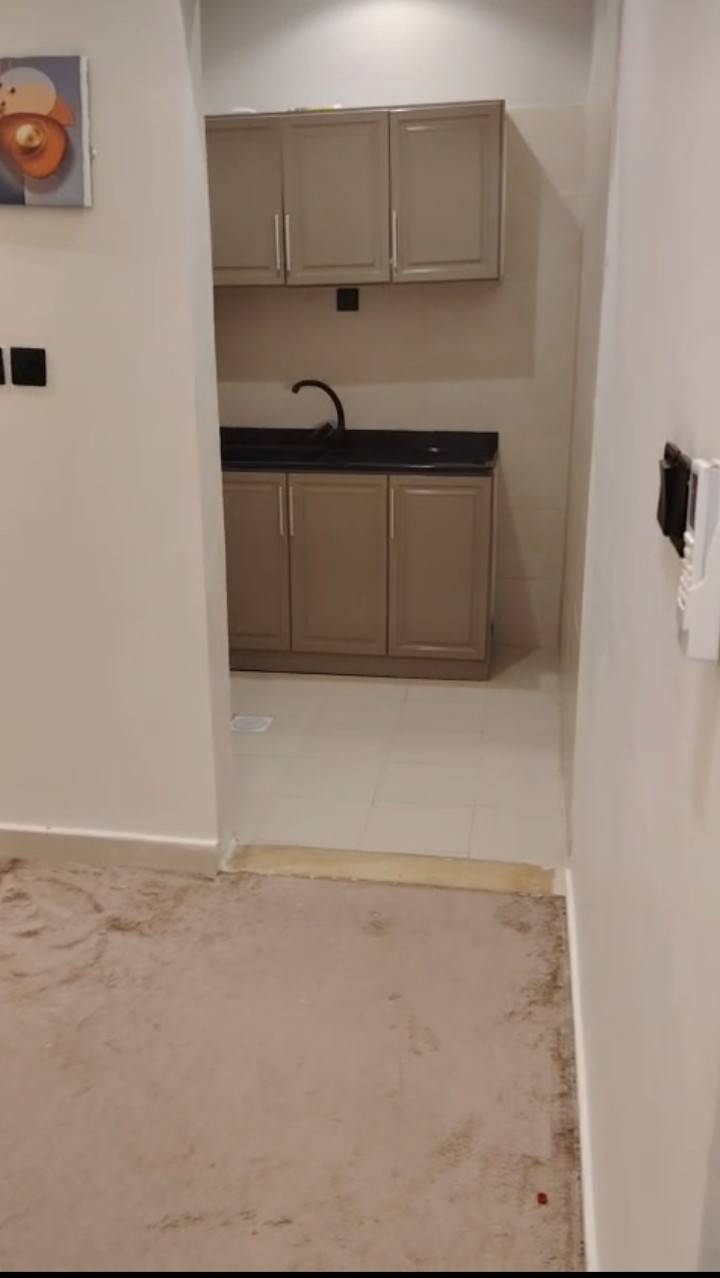 Ground floor apartment available at a bargain price for annual rent