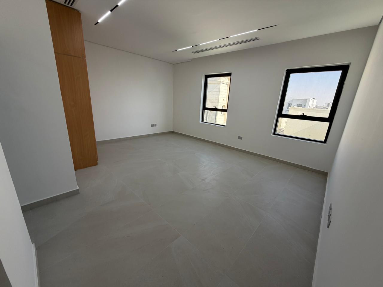 mtofr-astdyo-msahh-kbyr-aol-sakn-llaygar-bmdynh-alryad-gnob-alshamkhh61779141048.jpg