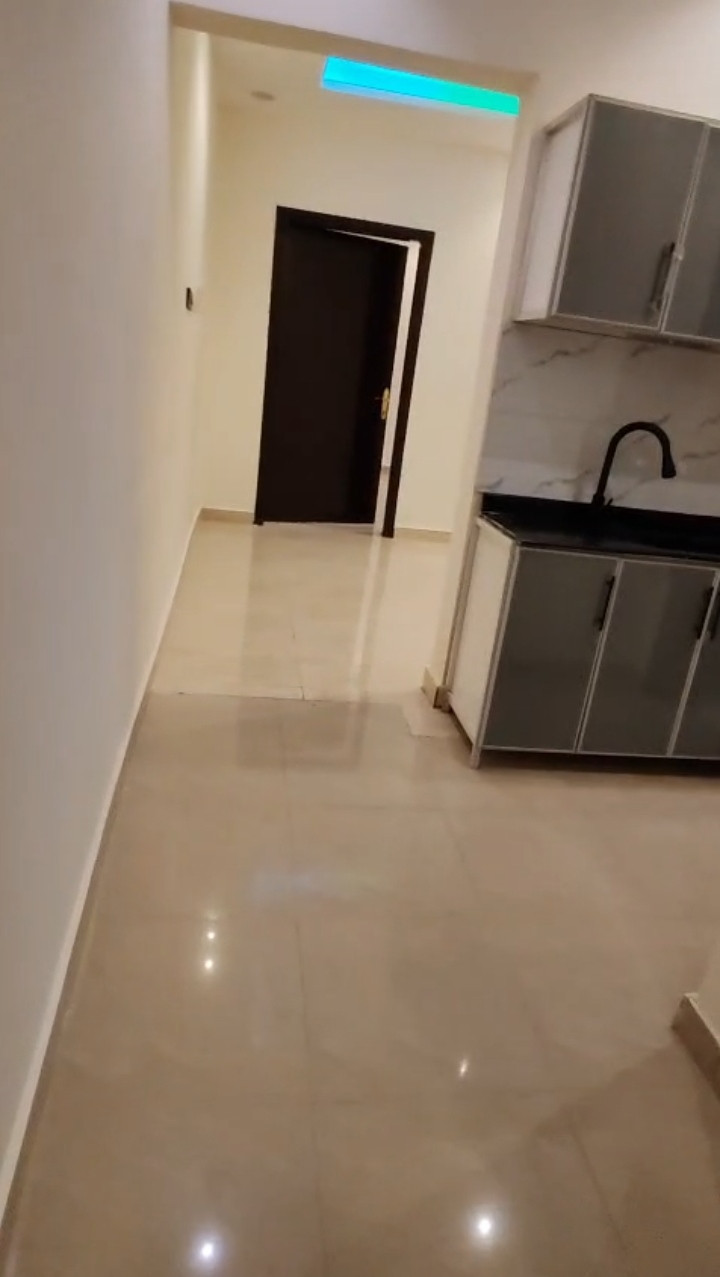 Studio apartment available in Yarmouk Building, Al-Maysamiyah Street