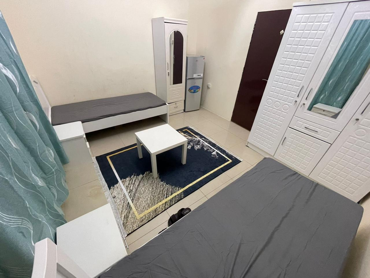 Double room for girls available