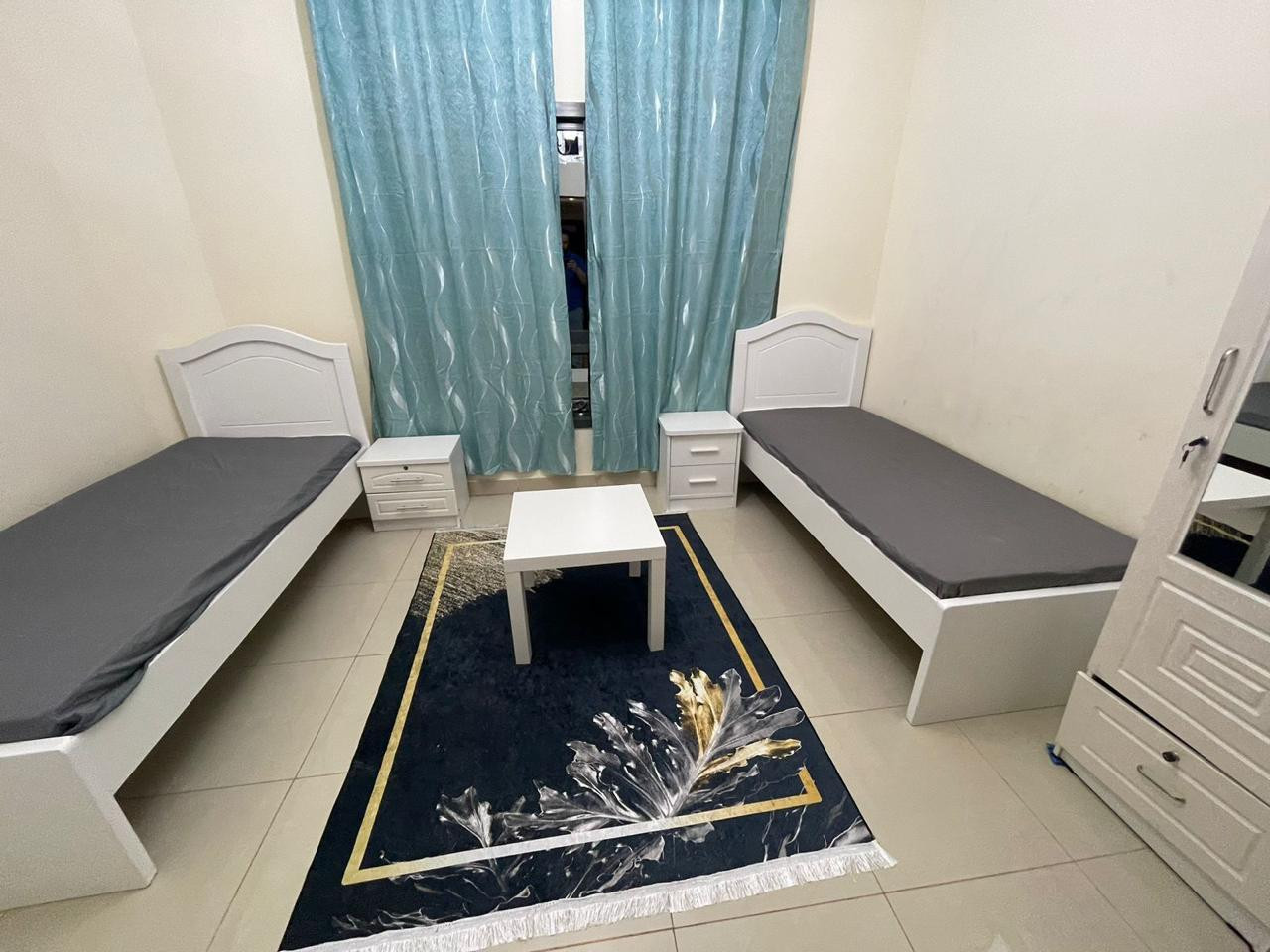 Double room for girls available