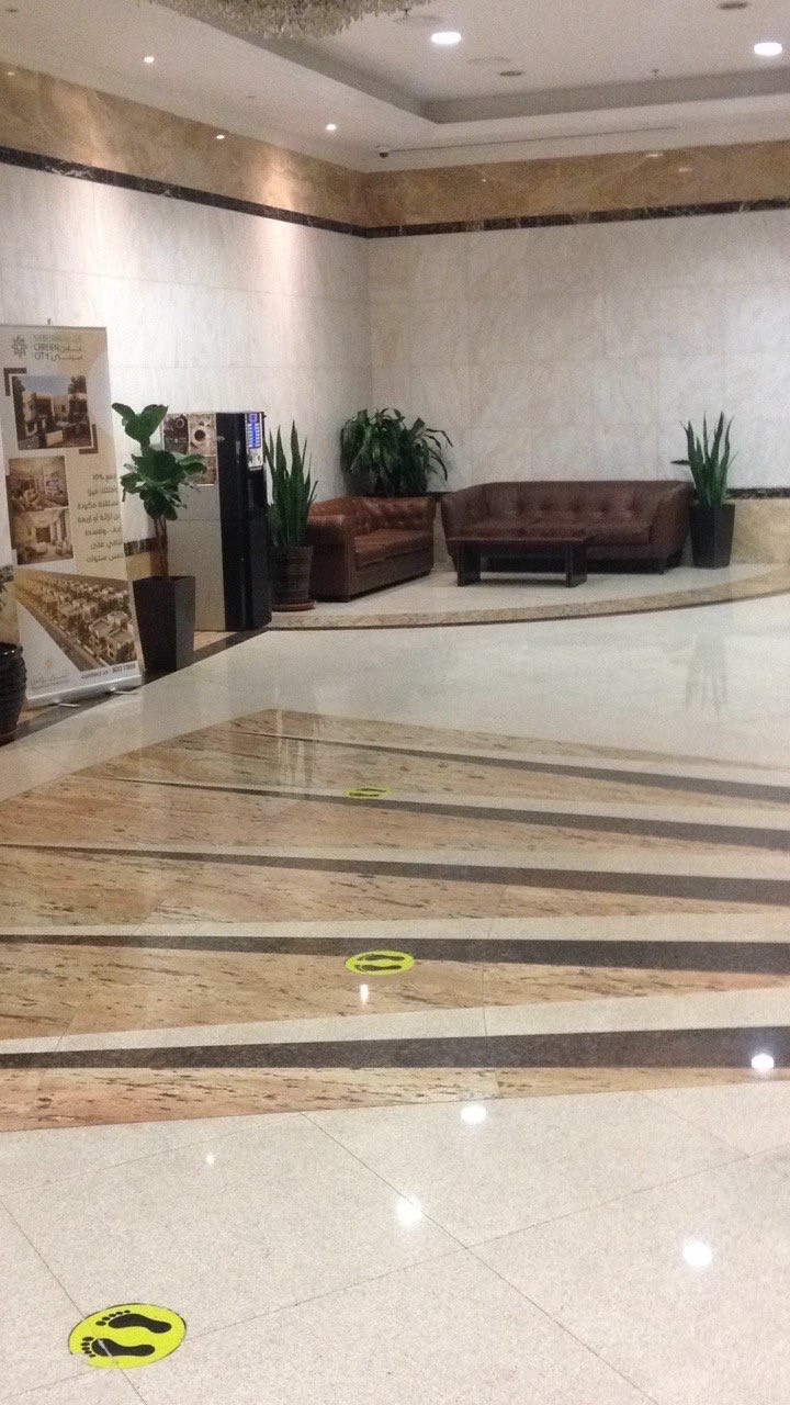 Accommodation available for young men in a new apartment in Al Khan - Sharjah (Al Waha Tower). Spaces available.