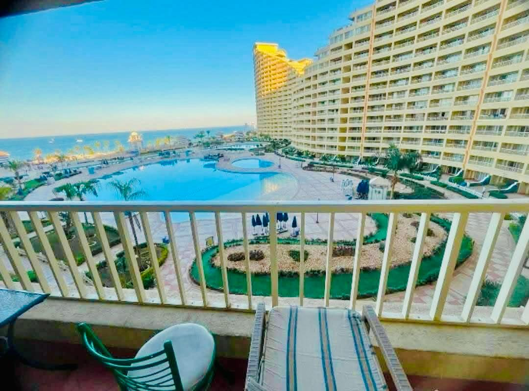 porto-sokhna-pyramids-luxury111782916904.jpeg