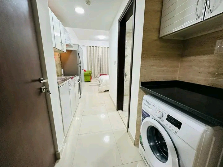 All-inclusive, including maintenance, a high-end studio apartment
