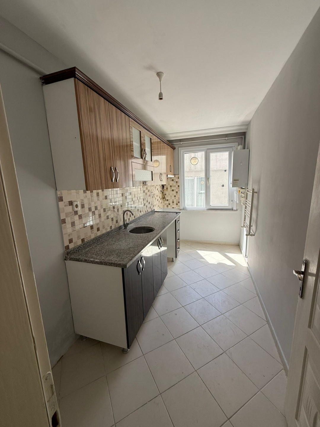 A distinctive and well-maintained 1+2 apartment in Esenyurt