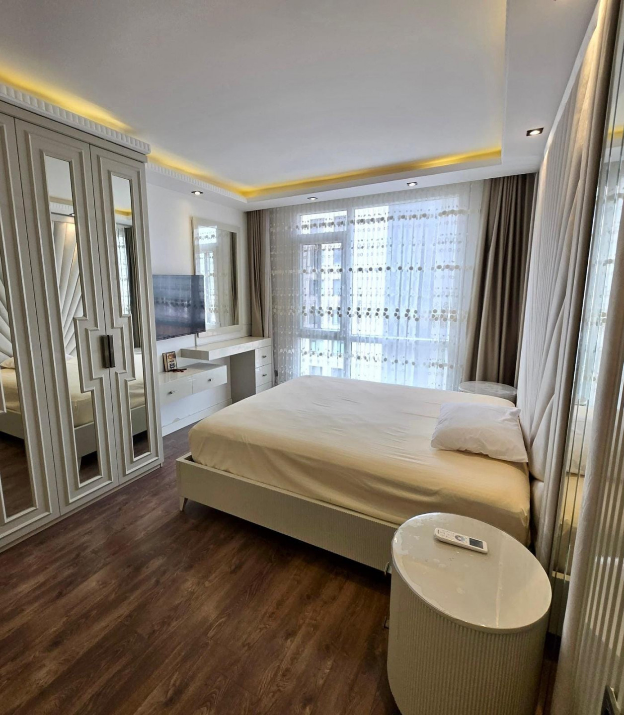 3-bedroom apartment with a living room for rent