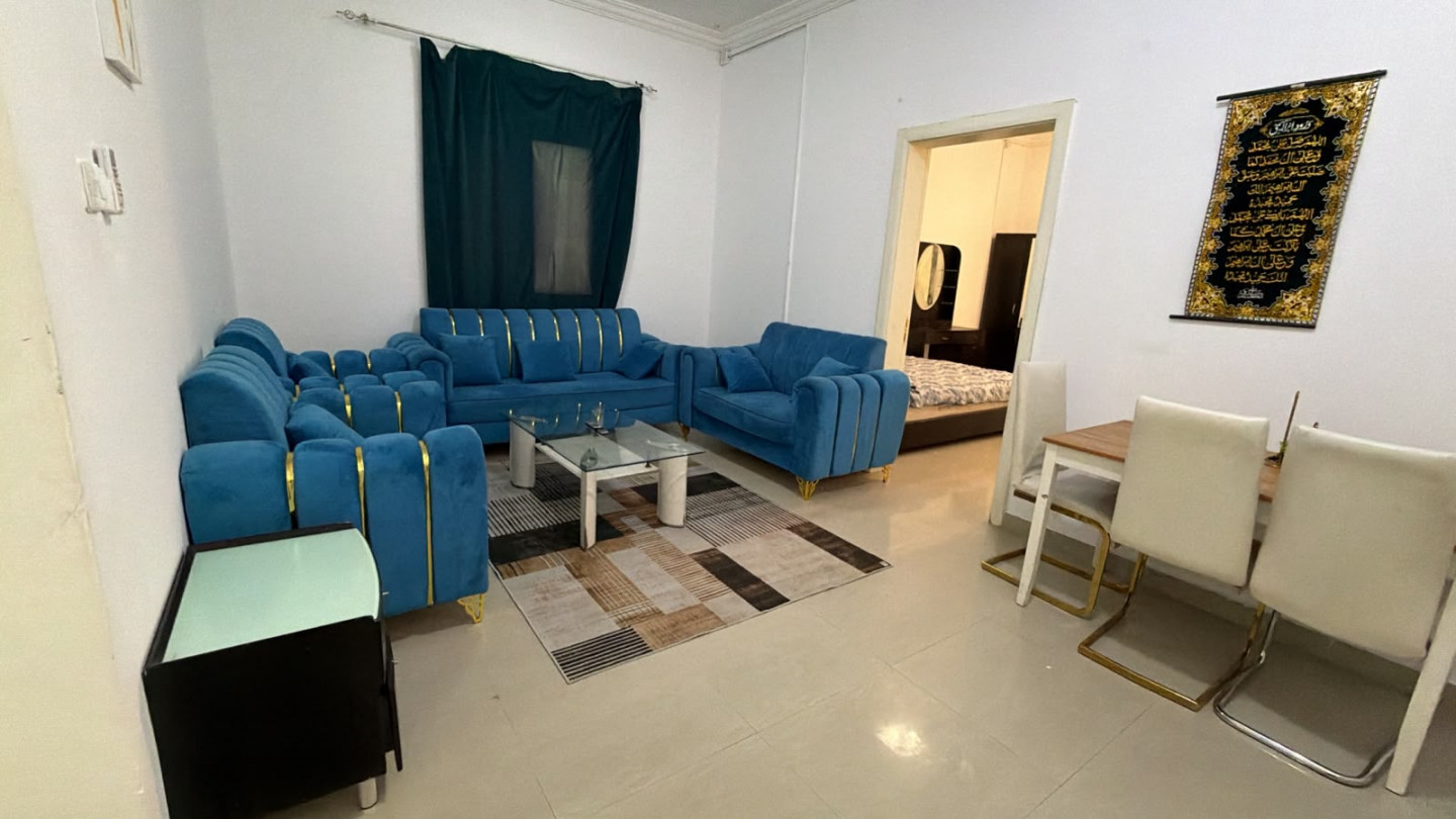 shk-aal-alkornysh-khlf-mtaam-thmar-albhr01782765964.jpg