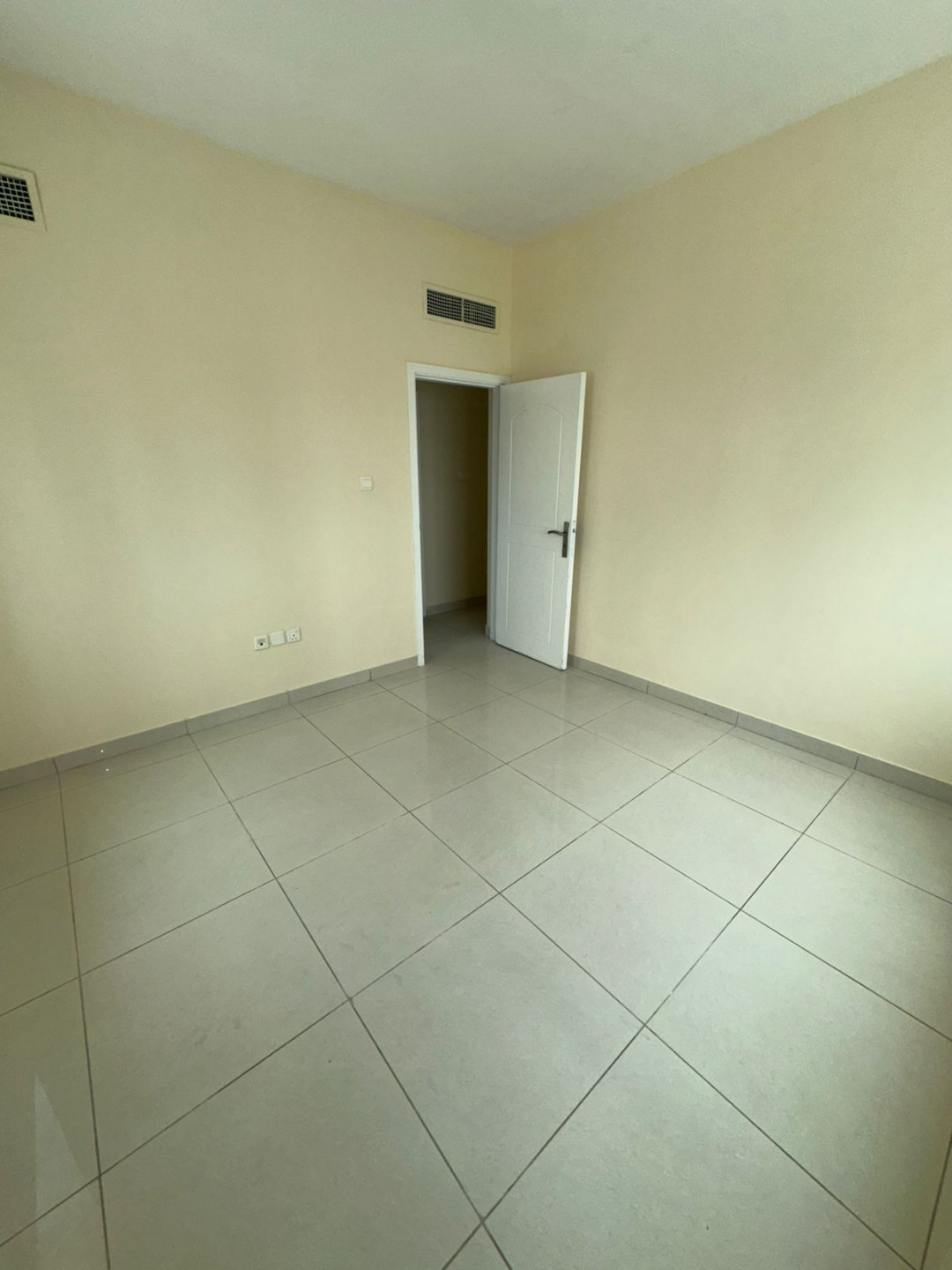 shk-alshark-alkhan81783541051.jpg